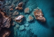 海岸清澈见底海水岩石图片